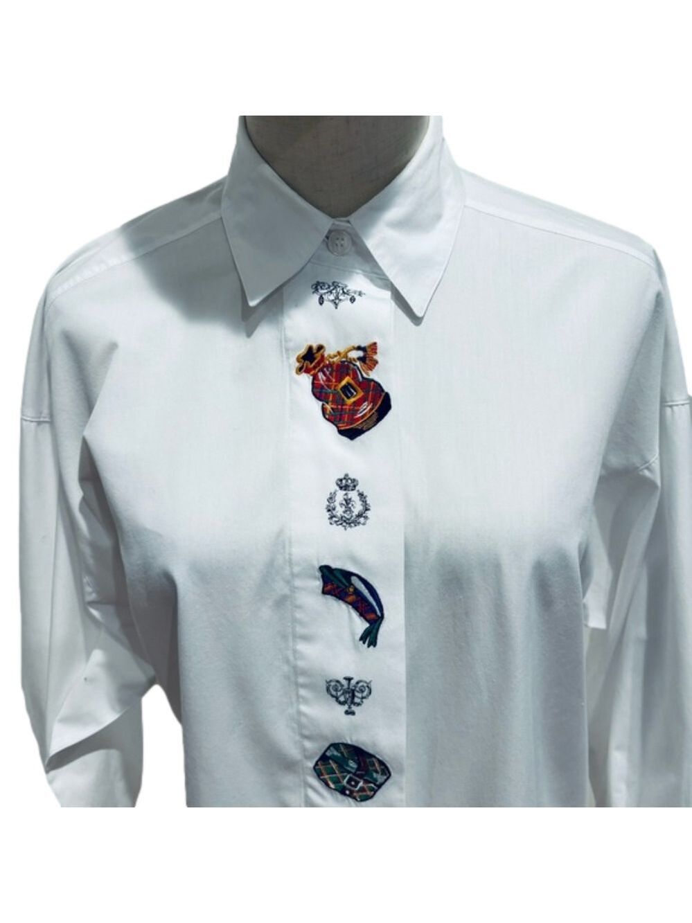90s COTTON WHITE BLOUSE W COLORFUL SCOTTISH THEME APPLIQUES SHORT BISHOP SLEEVES - Picture 6 of 10